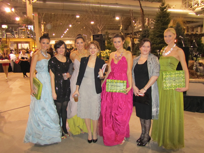 BatesMeron with the real-life Garden Girls at the Chicago Flower & Garden Show